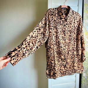 Missguided Petite Leopard Print Shirt minidress tunic in Textured Satinsize 4